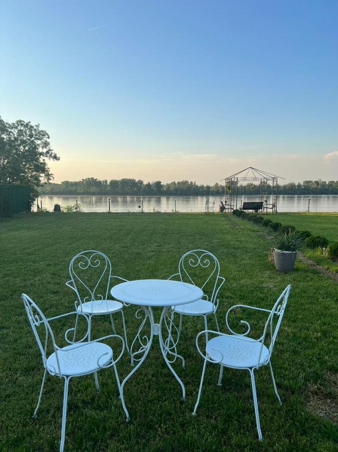 Vila Lily Villa Szendrő Kültér fotó